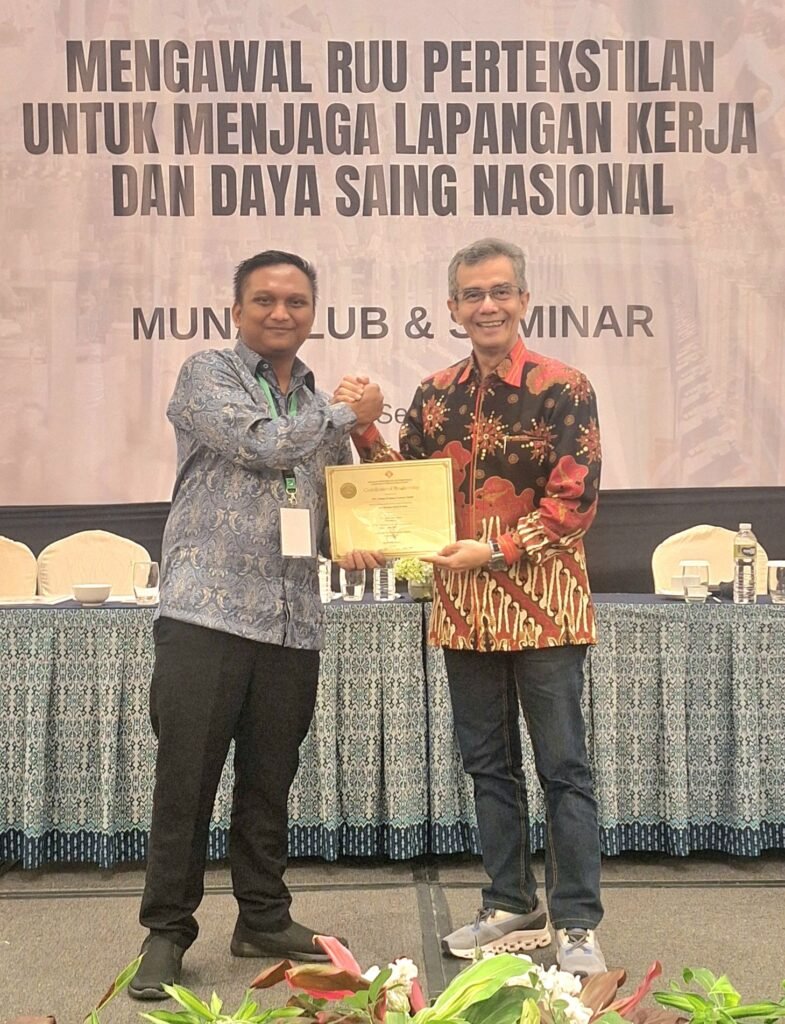 20250911 1248213872490197645706082